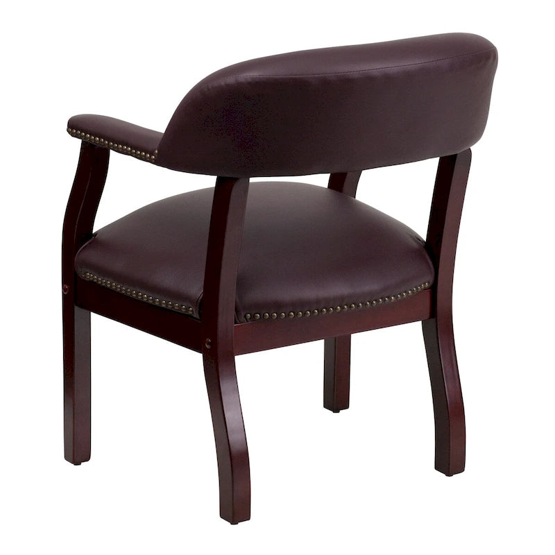 Chaise de conférence avec bande cloutée décorative