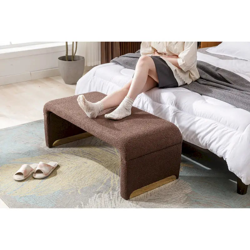 Banc avec pieds en métal doré